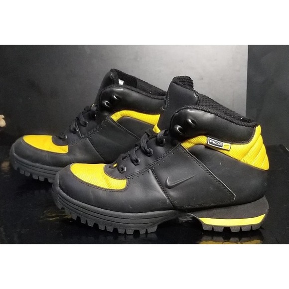 Nike ACG Boots - Picture 3 of 9